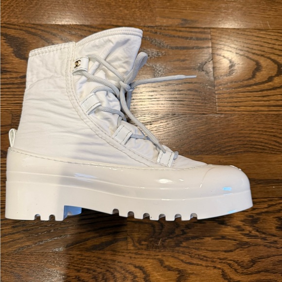 Chanel White Women's Boots Size 40 - Picture 4 of 10
